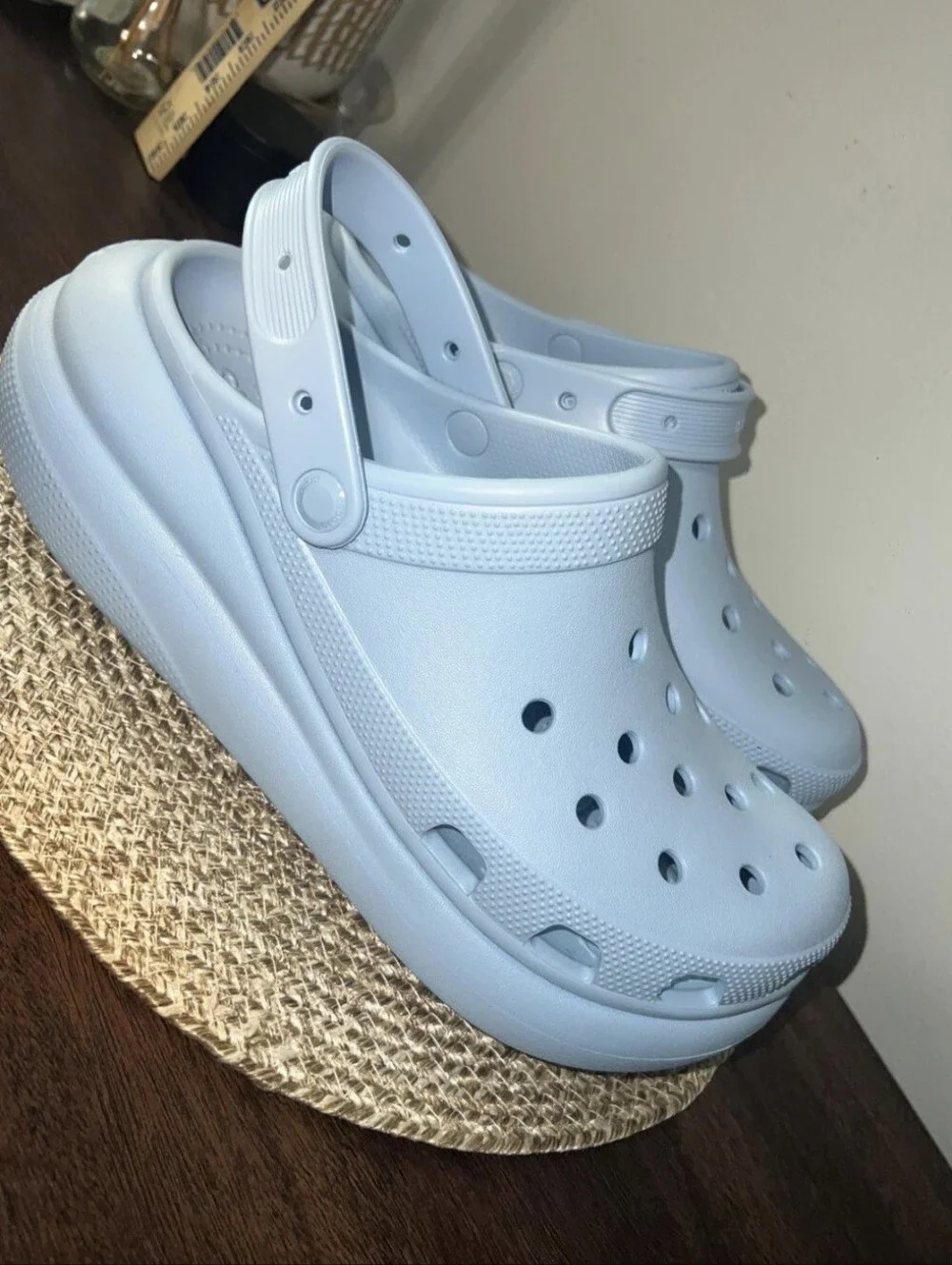Crocs Classic Crush Clog Mens Size 11 Blue Sky Shoes Iconic Comfort